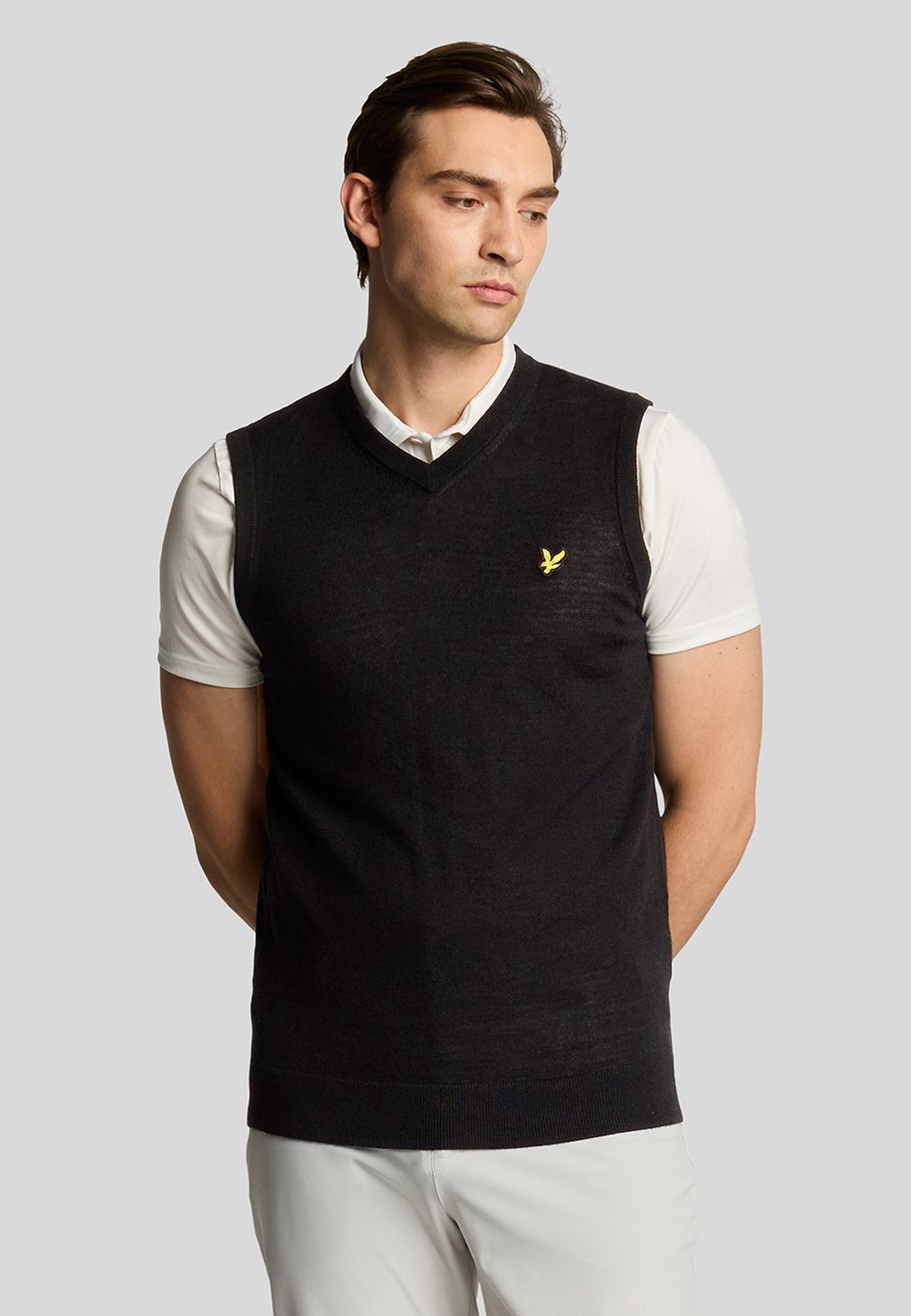 

Джемпер MID V-NECK Lyle & Scott, черный