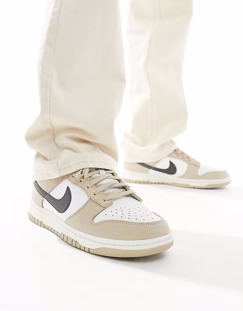

Низкие кроссовки Nike Dunk бежевого и серого цветов