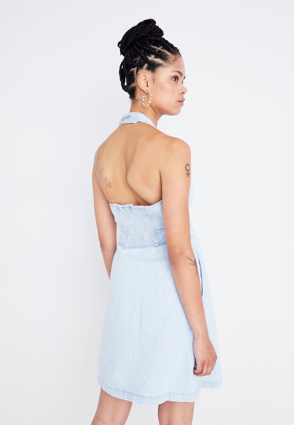 

Джинсовое платье JANEESAH HALTER DRESS Levi's, светло-голубой деним