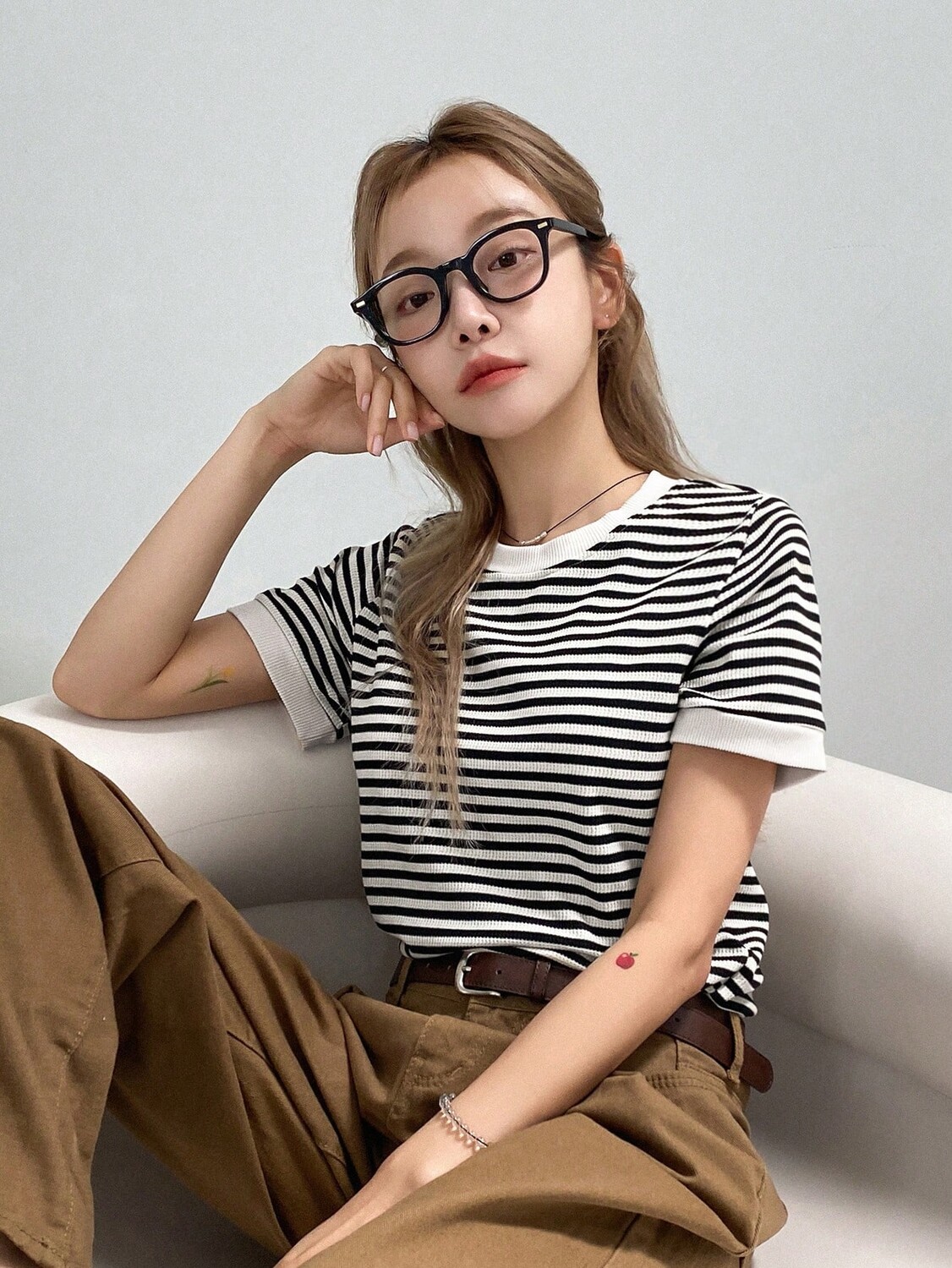 

Футболка DAZY, колор блок, узор в полоску, круглый вырез, короткие рукава, черный и белый