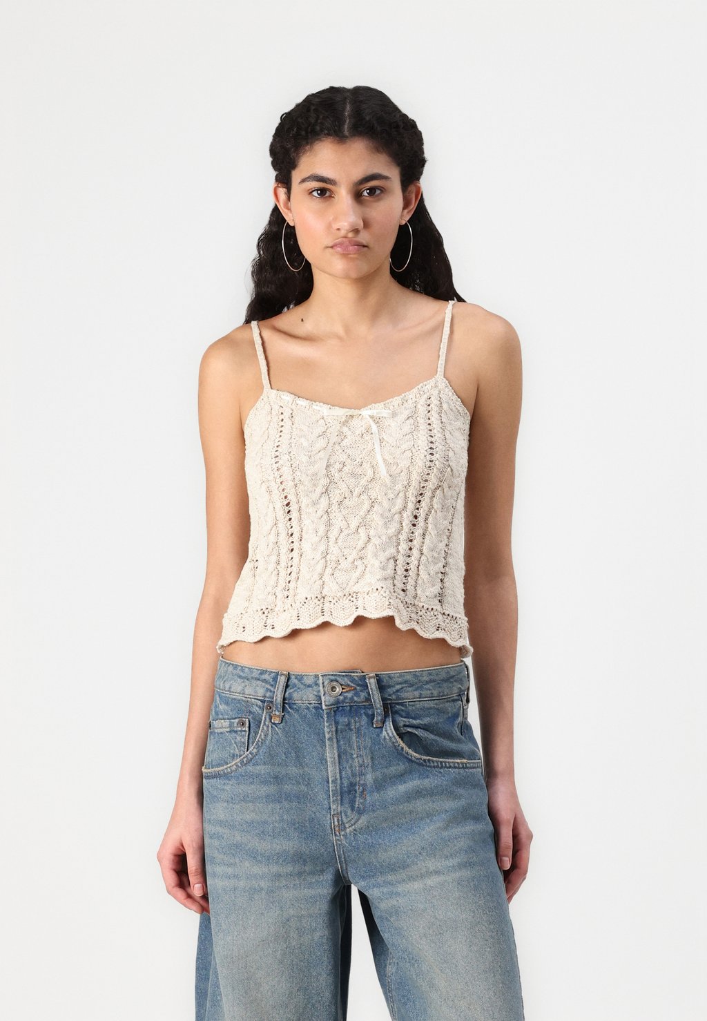

Топ BDG Urban Outfitters, молочный