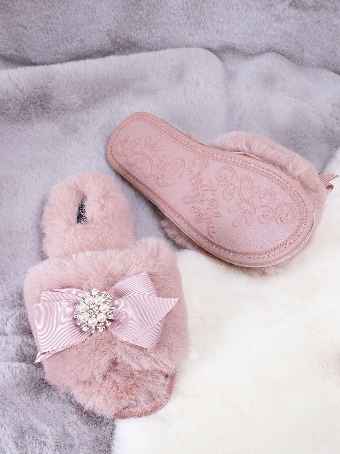 Тапочки из искусственного меха Pretty You London Anya, розовые — фото 3