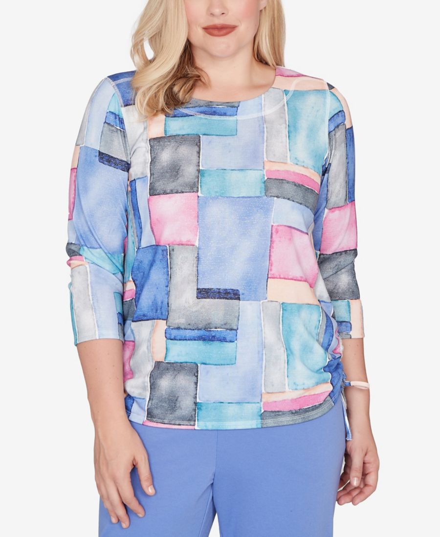 

Небольшой повседневный топ в стиле кэжуал с завязками по бокам и сборками, выполненный в стиле колор-блок Alfred Dunner, Iris Multi