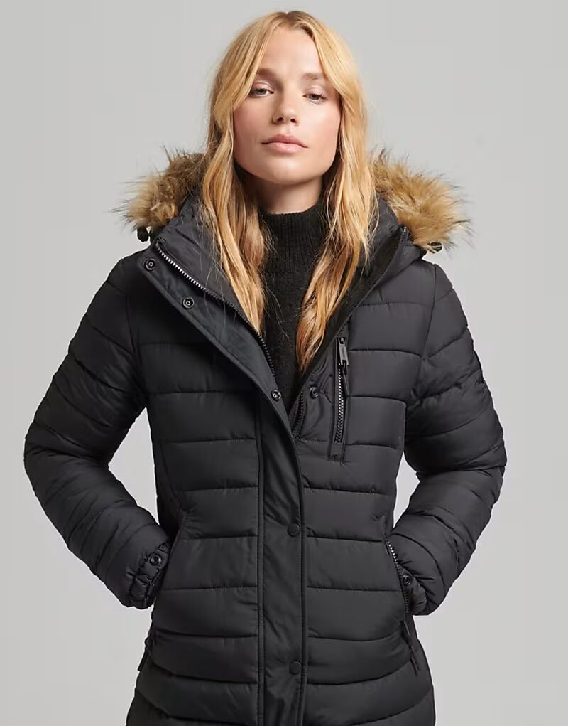 

Легкий удлиненный пуховик Superdry с капюшоном из искусственного меха, черного цвета
