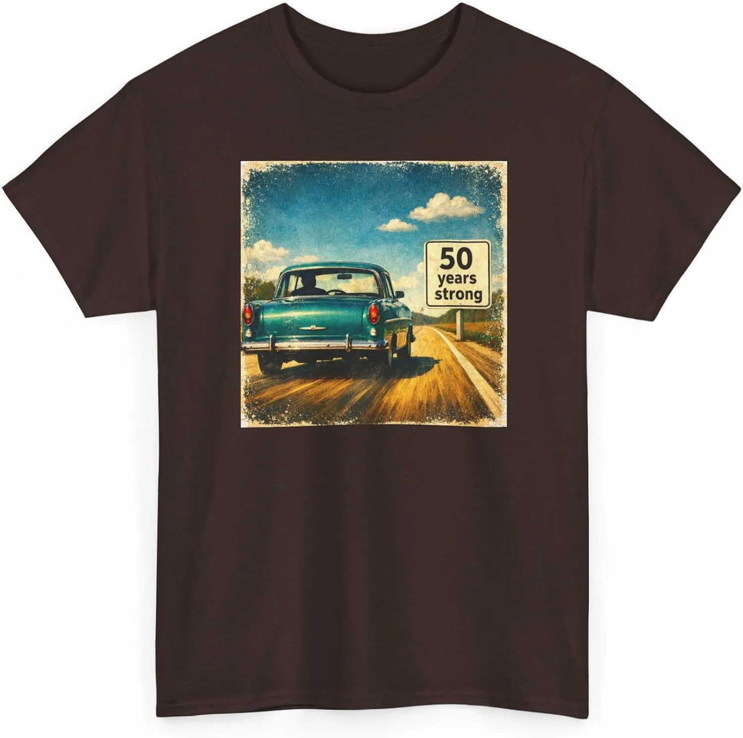 Футболка Unisex на 50-летие, Vintage Car Roadtrip Fifty Tee | Ретро классический автомобиль, подарок на 50 лет, подарок на пятидесятилетие GENERIC, Dark Chocolate