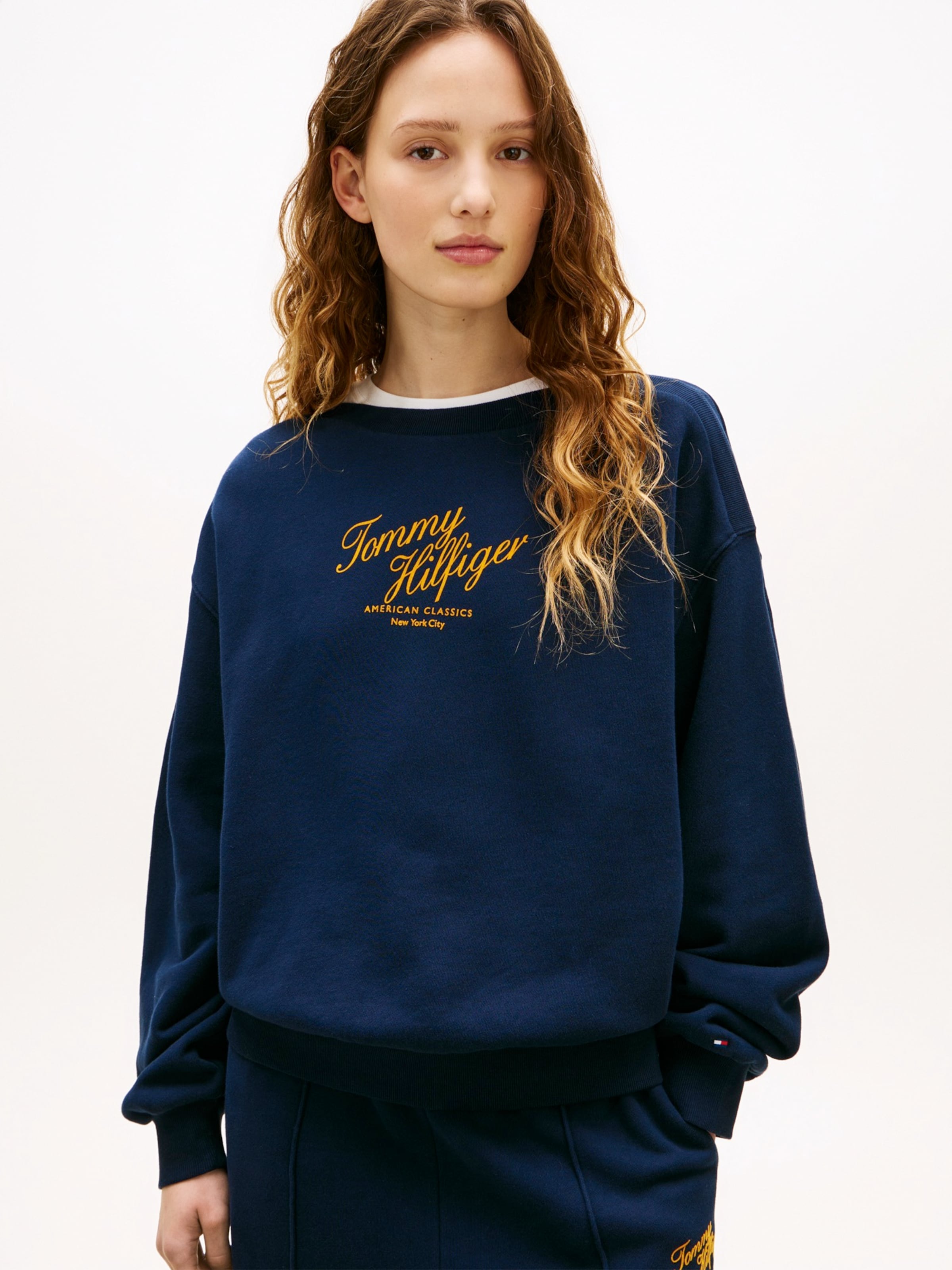 TOMMY HILFIGER Свитшот в темно-синем цвете — фото 2