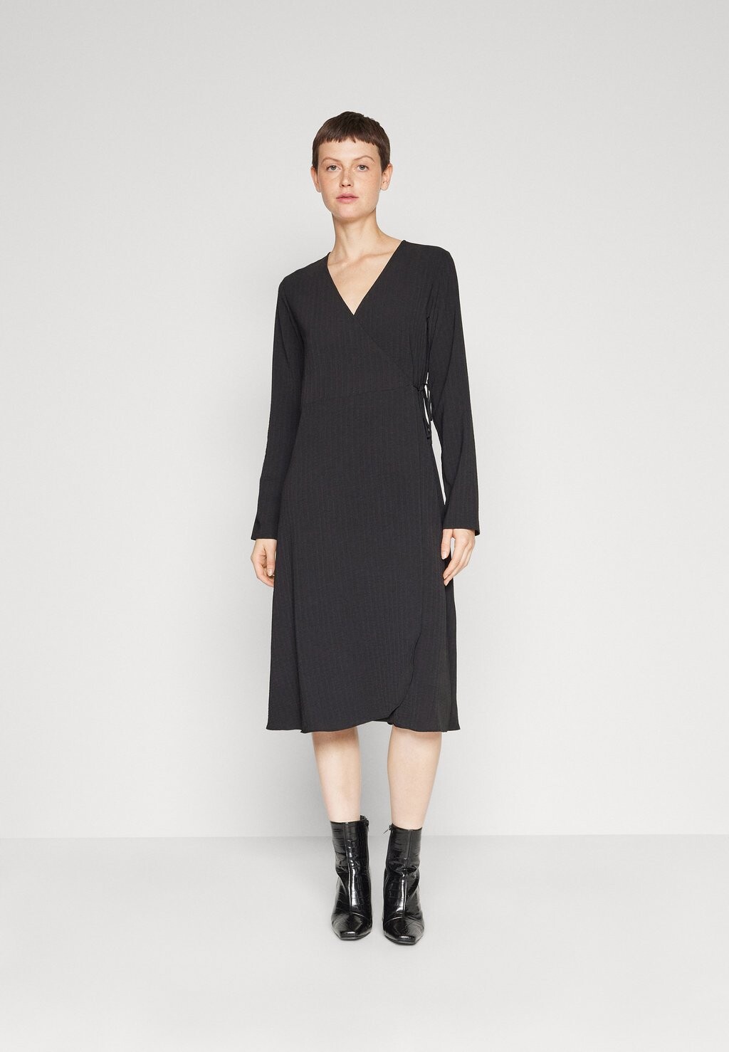 

Летнее платье Vilovie New Wrap Midi Dress VILA, черный