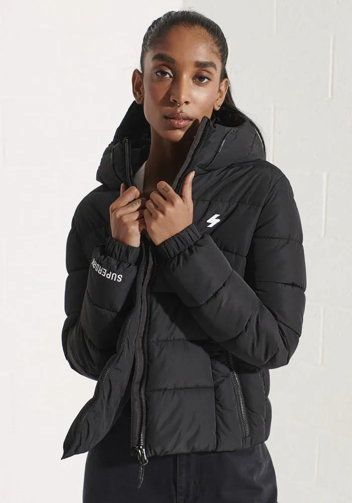 

Стеганая куртка Superdry "HOODED SPIRIT SPORTS PUFFER", с капюшоном, из водоотталкивающего материала, черный