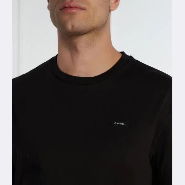 Удобная футболка Calvin Klein, черный — фото 4