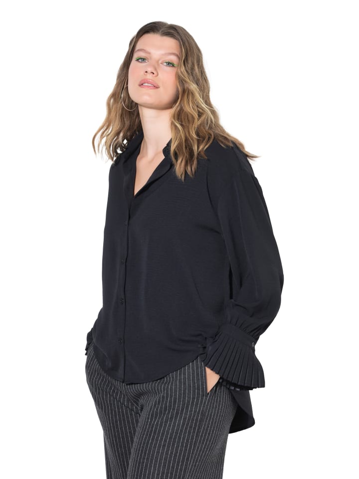 

Studio Untold Черная блузка