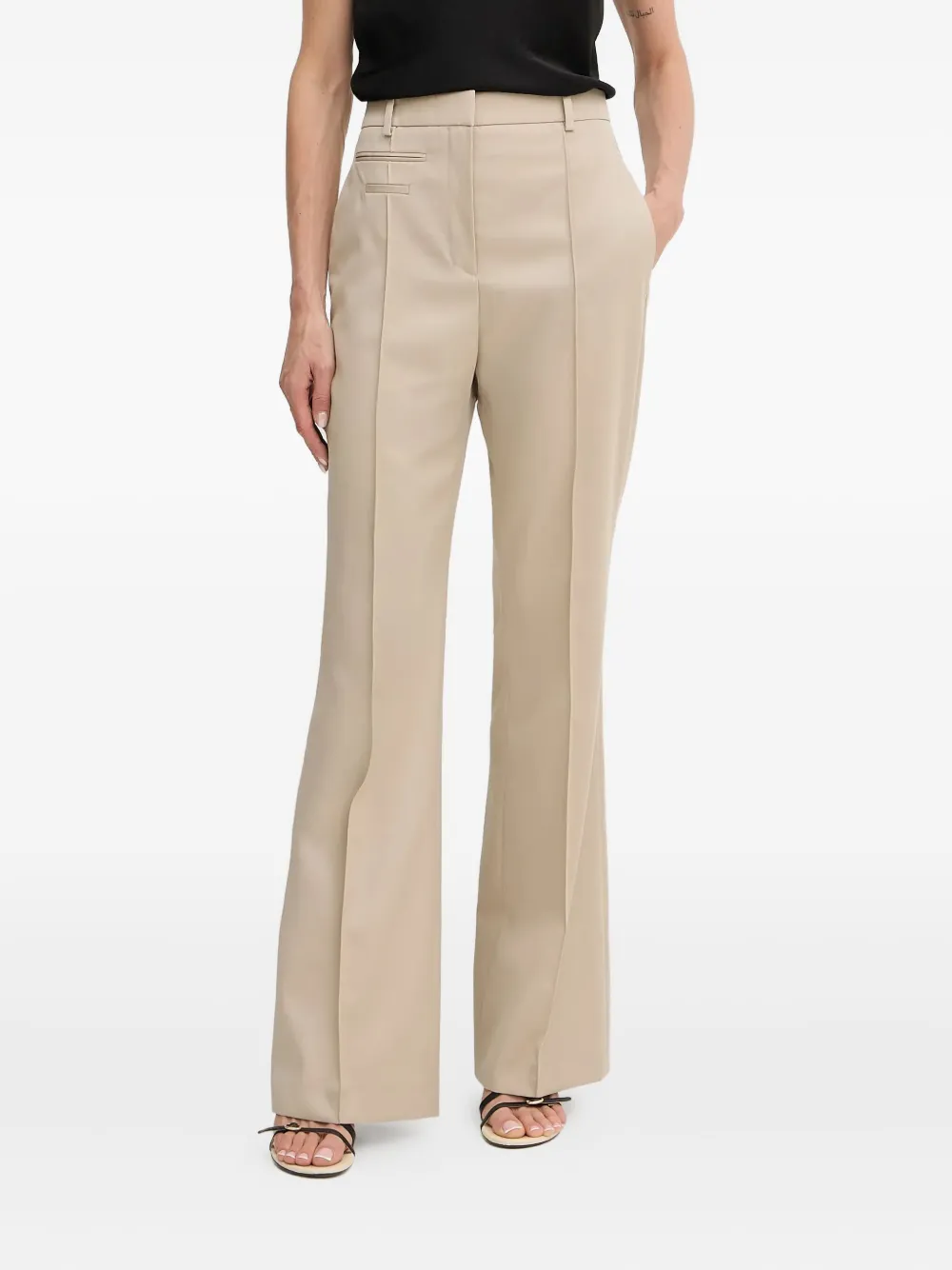 

Брюки строгого кроя со складками BOSS, нейтральный