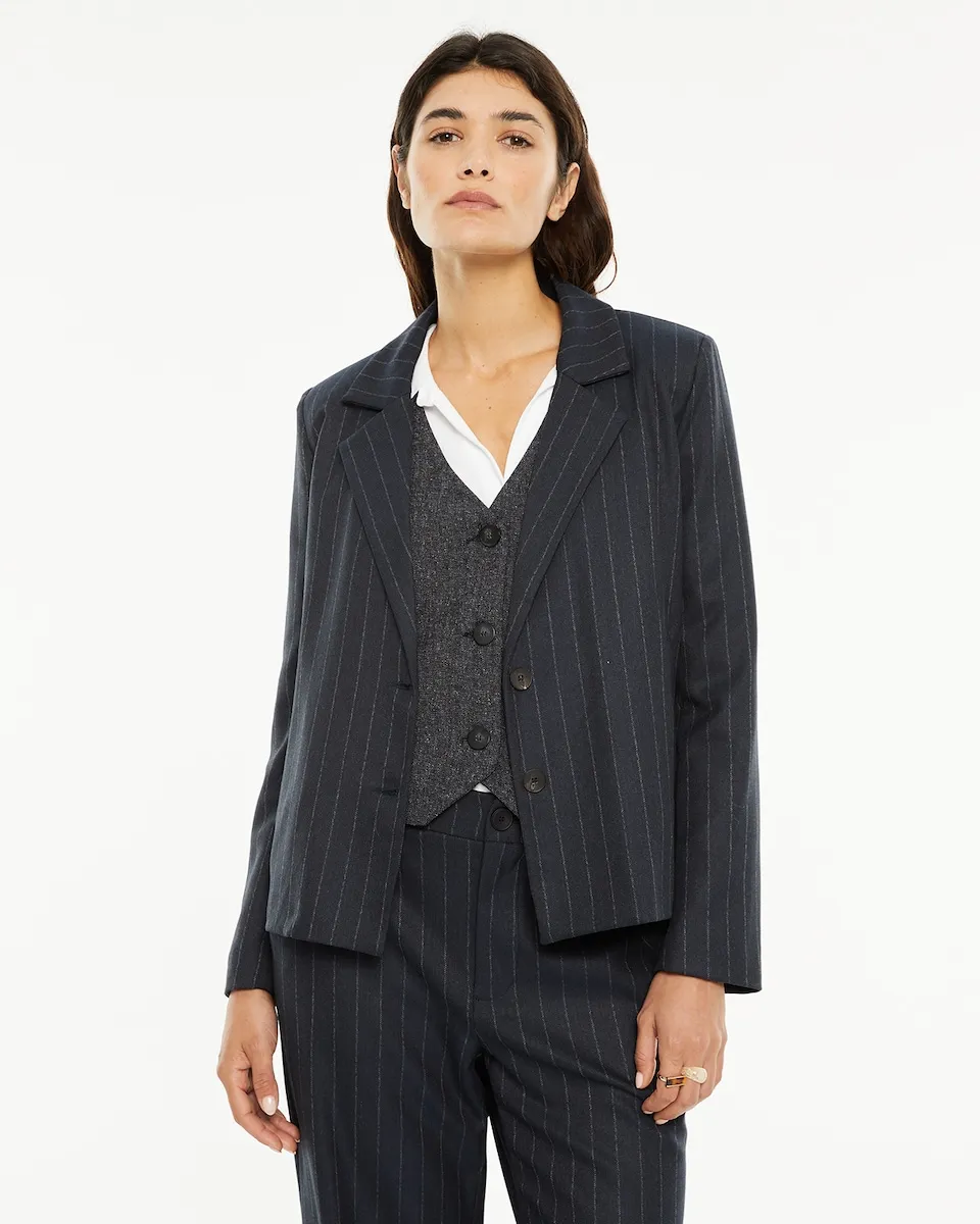 

Женский пиджак в тонкую полоску с лацканами и вырезом System Action, синий/серый