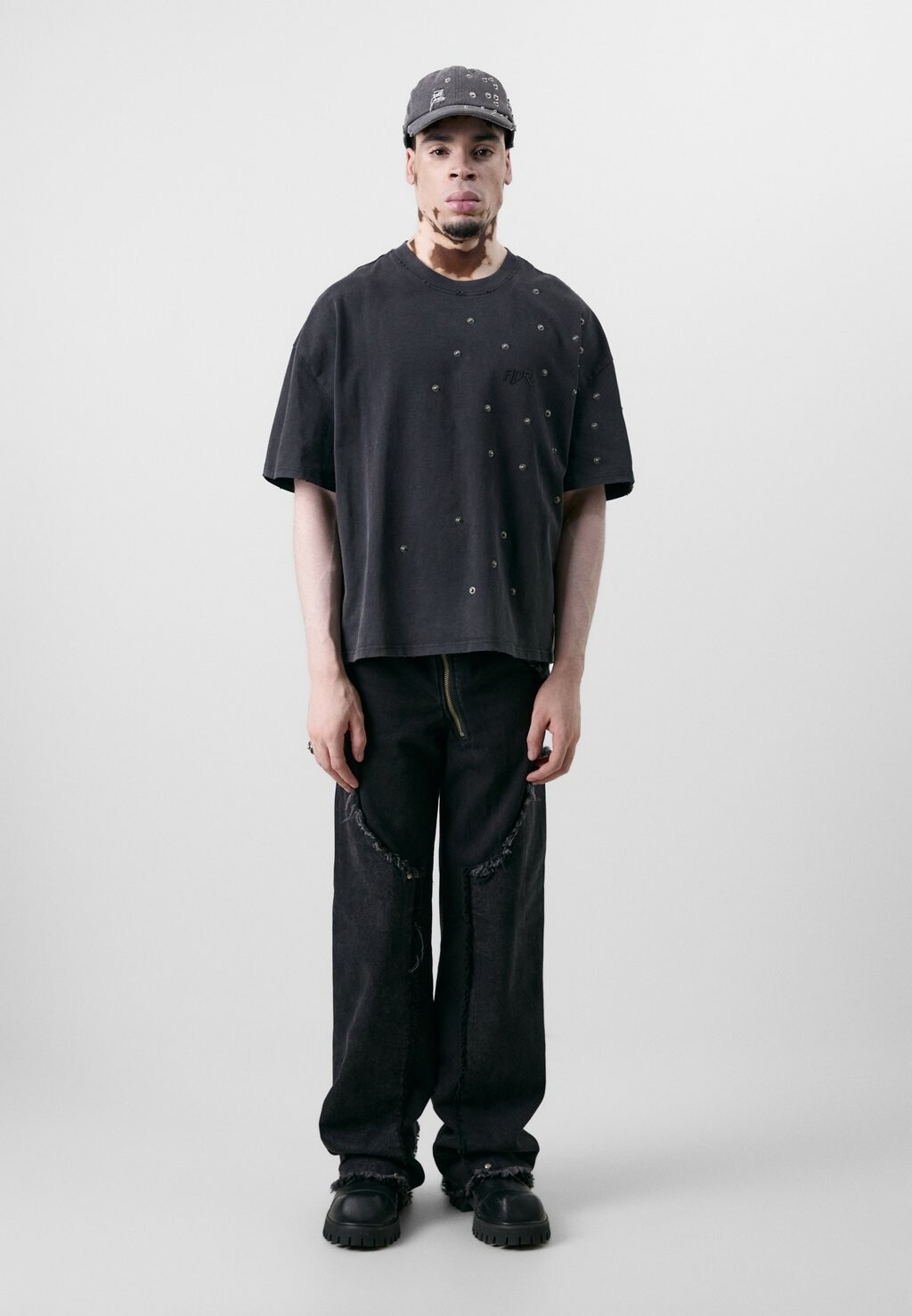 

Футболка с принтом BUTTON UNISEX Atelier de roupa, черный