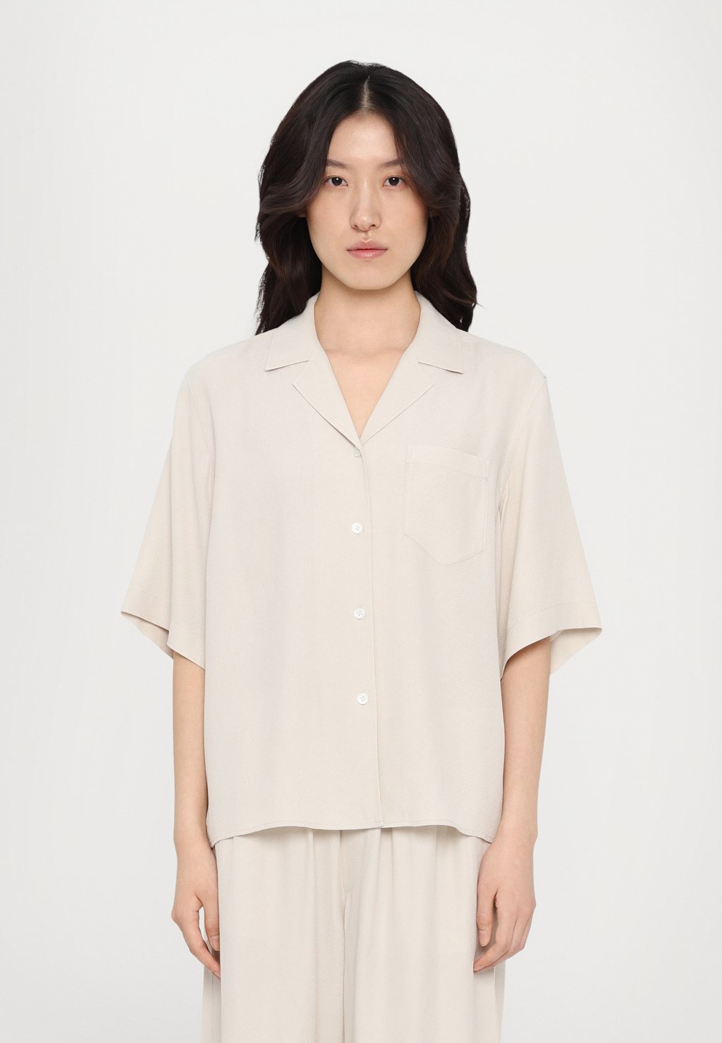 

Блузка на пуговицах SHORT SLEEVE SHIRT Filippa K, молочный
