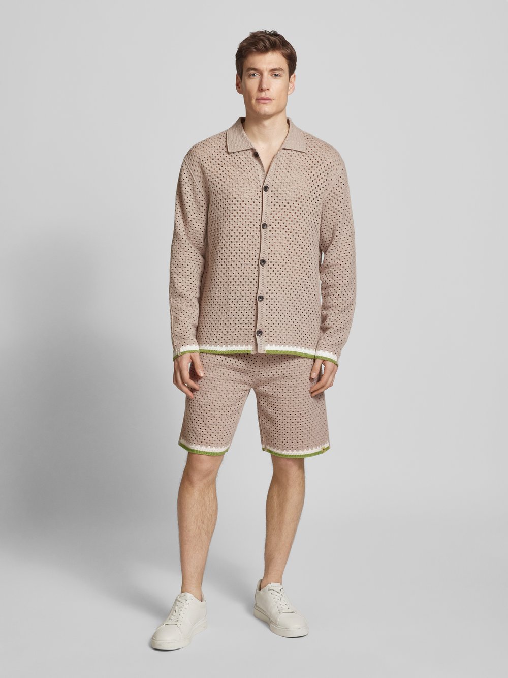 

Шорты прямого кроя с дырочками Scotch & Soda, светло-серый