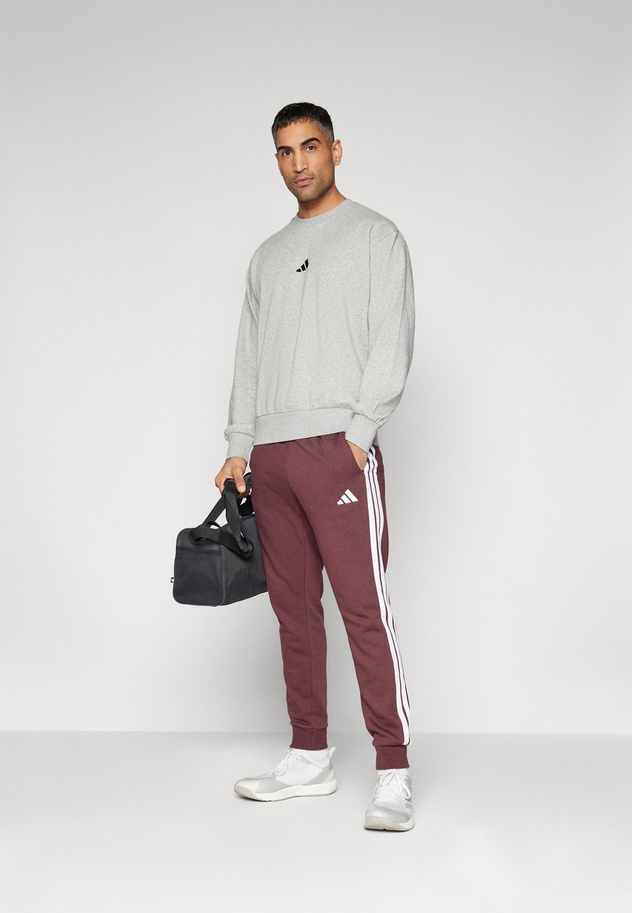 Толстовка Adidas Sportswear M FEELCOZY SWT, Medium Grey Heather Black/Grey — фото 2