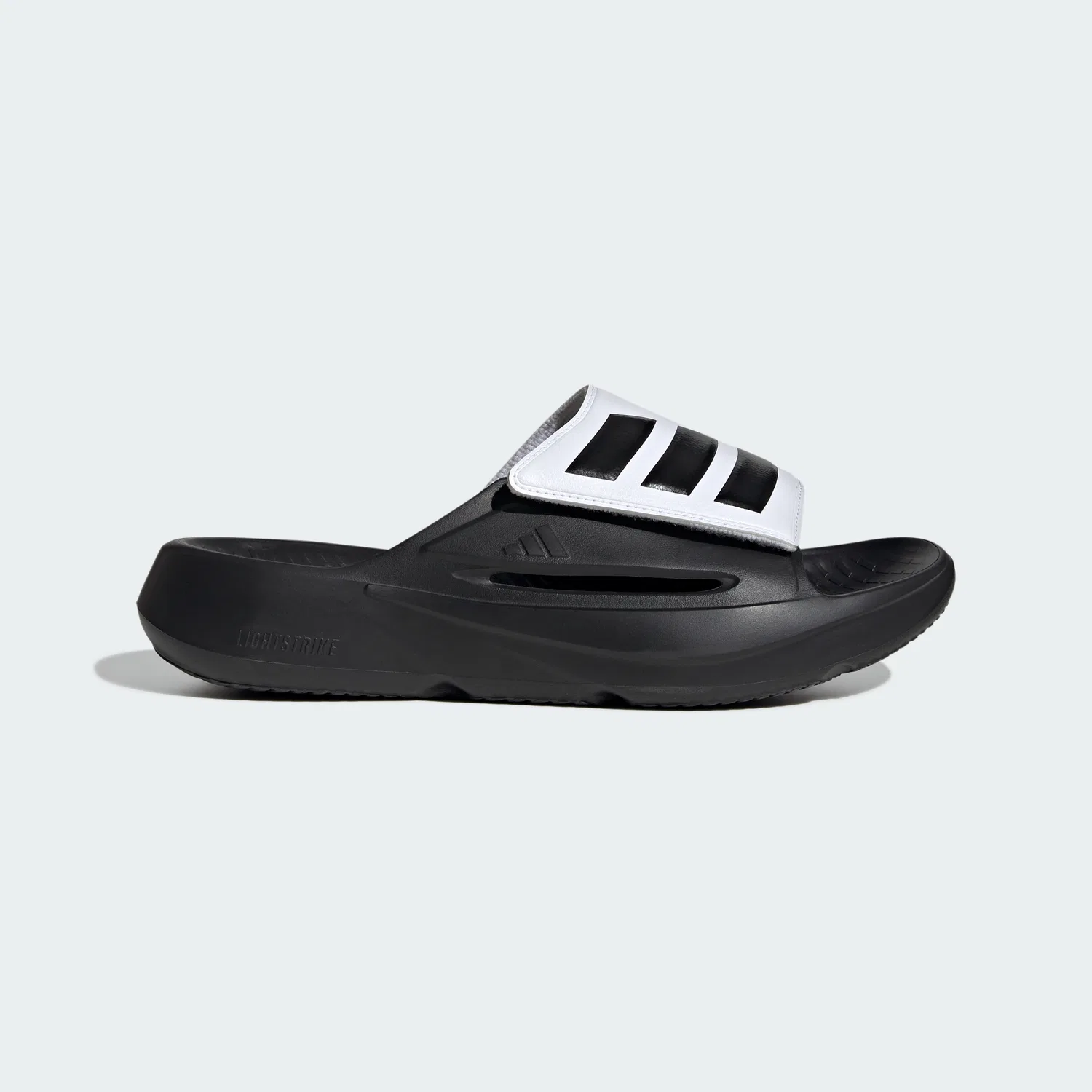 Мужские чёрные шлёпанцы Lightblaze от Adidas