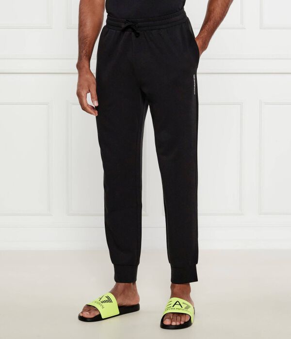 

Брюки Regular fit Emporio Armani, черный