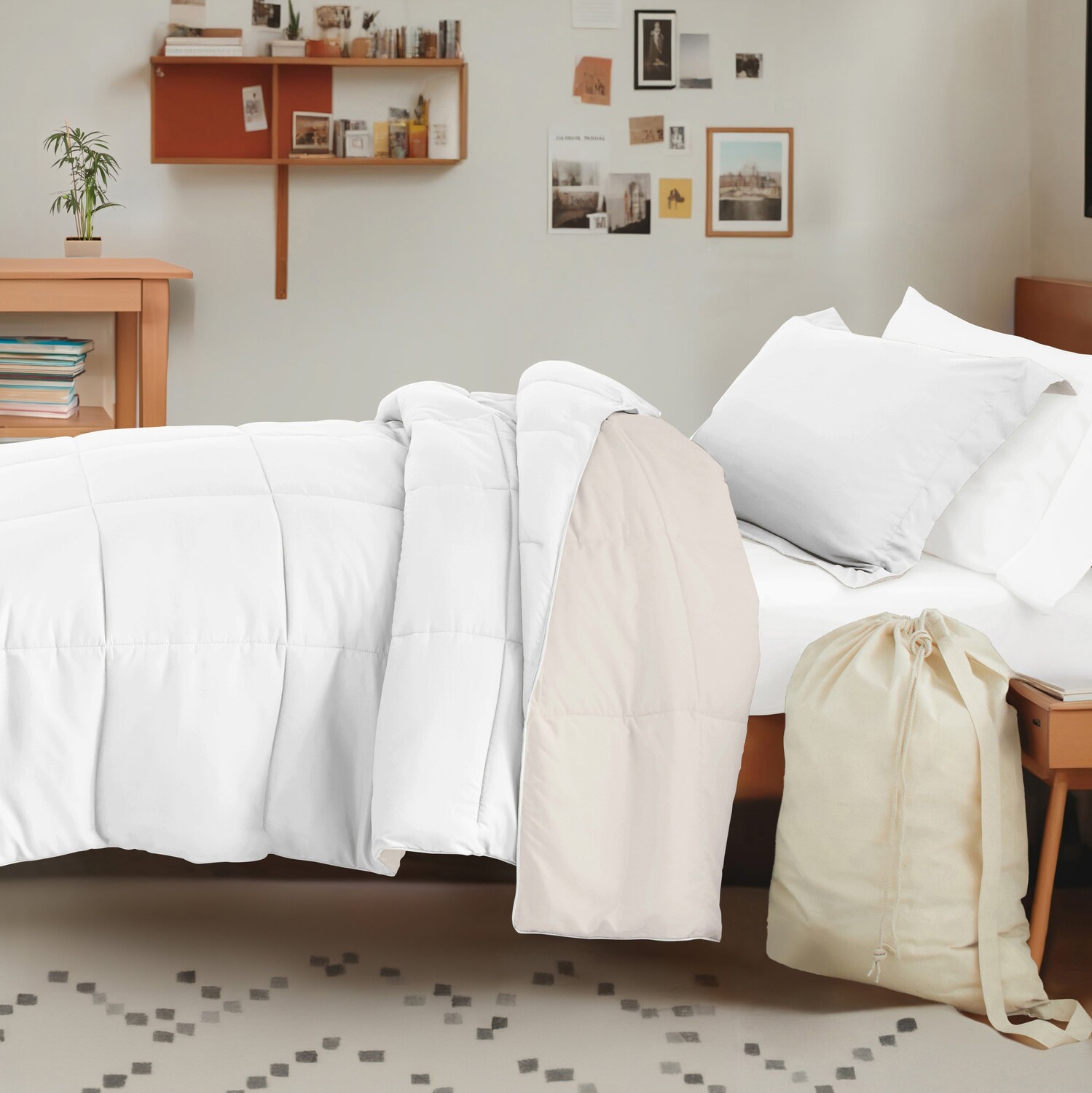 

Комплект постельного белья Ultimate College Essentials ienjoy Home, цвет White / Ivory
