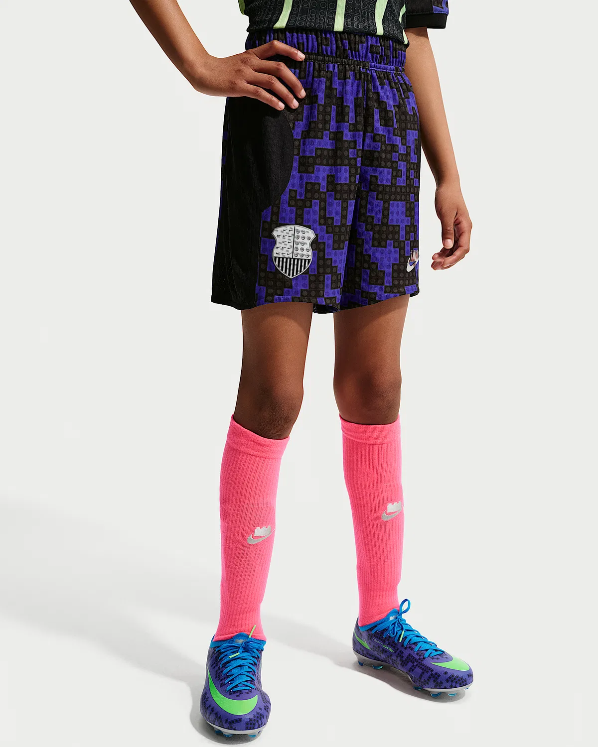 Детские футбольные шорты Aero-FIT Nike x LEGO® Collection, Bright Concord/Black/Lucky Green — фото 2