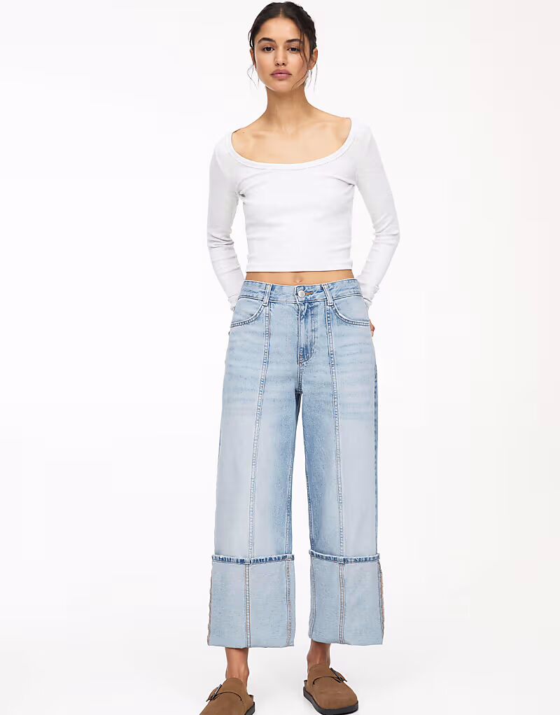 

Укороченные джинсы Pull&Bear с отворотами синего цвета