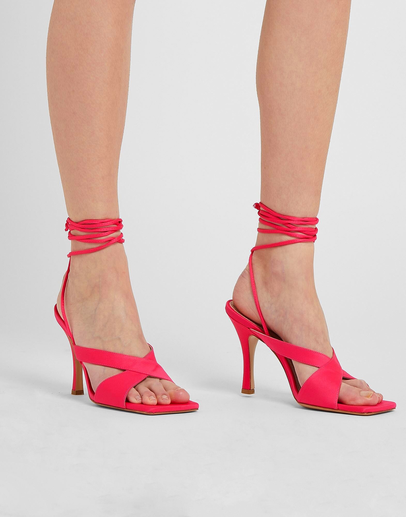 Сандалии Satin Square Toe Lace-Up Sandals 8 By Yoox, фуксия — фото 2