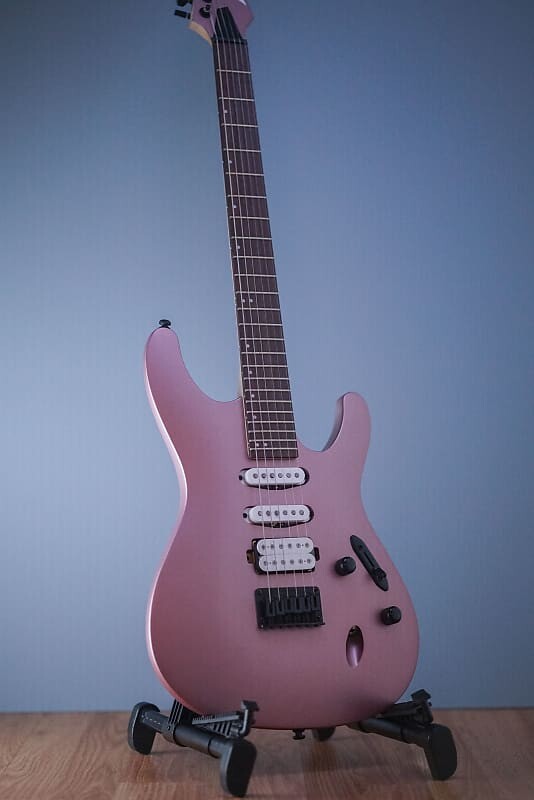 

Электрогитара Ibanez S561PMM Pink Gold Metallic DEMO