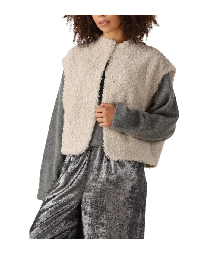 

Элегантный блейзер цвета экрю от Joshie Knit-Ted, бежевый