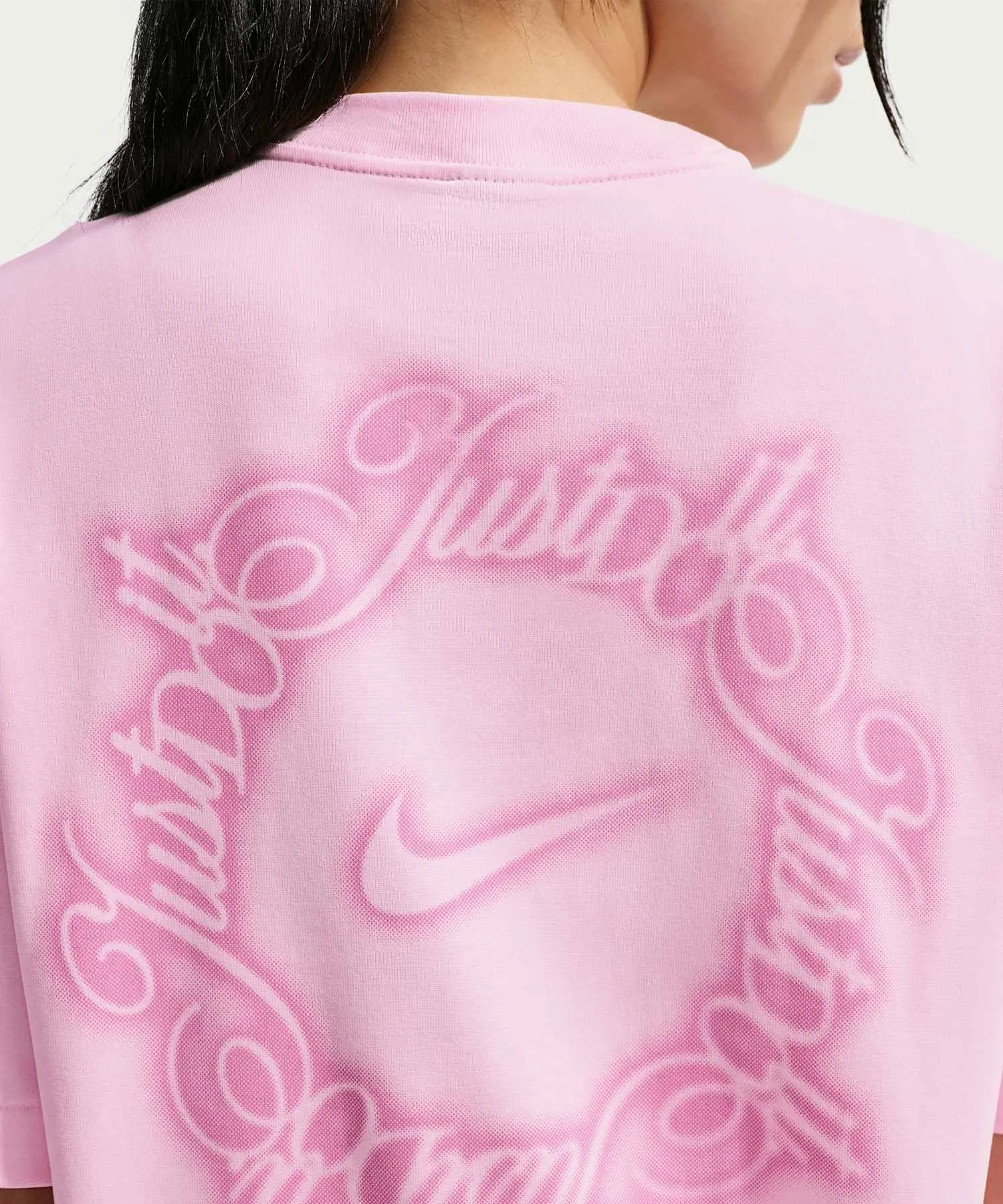 Женская футболка оверсайз Nike Sportswear IO3526-663 розовая — фото 2
