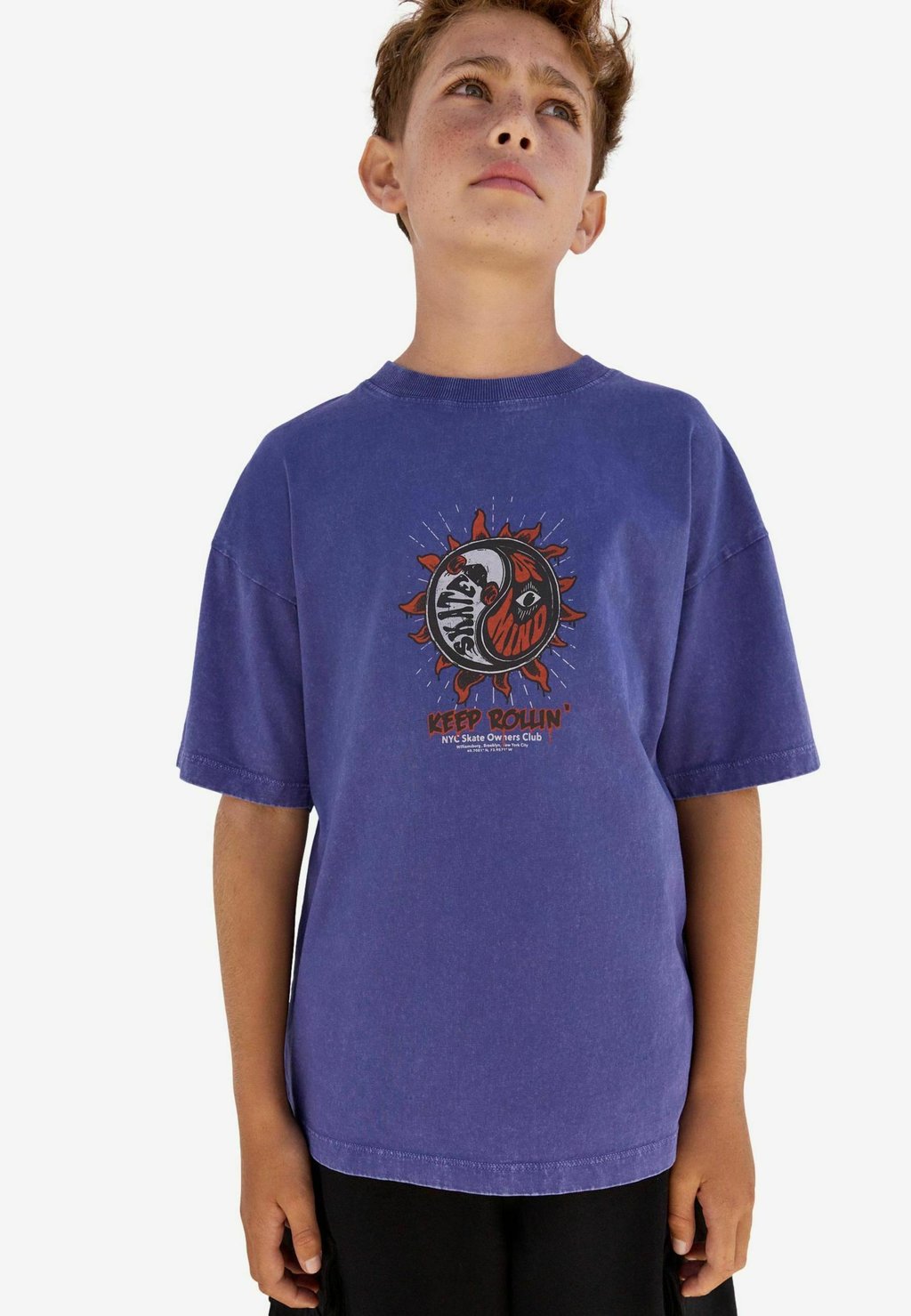 

Футболка с принтом RELAXED FIT WASHED SHORT SLEEVE GRAPHIC Next, фиолетовый