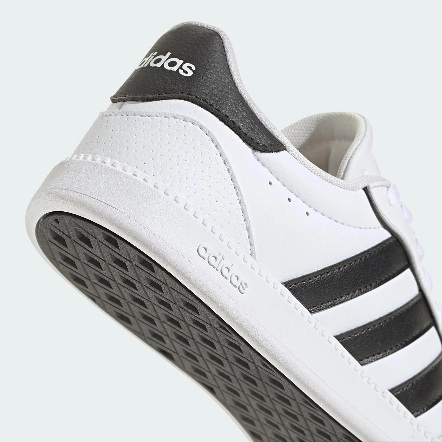 Унисекс кроссовки Adidas Breaknet Sleek, белый/черный — фото 4