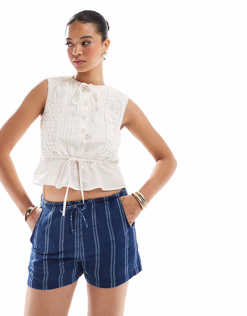 

Полосатые шорты Pull&Bear темно-синего цвета
