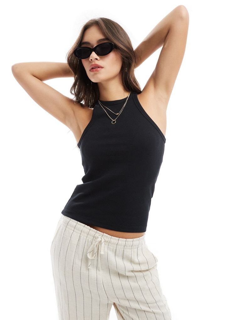 

Черный топ без рукавов в рубчик-борцовку Vero Moda