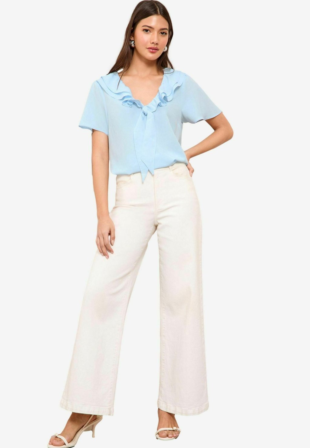 

Блуза SHORT SLEEVE RUFFLE FRONT Friends Like These, белый