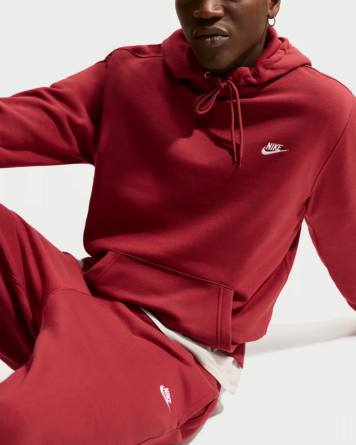 Мужская флисовая худи-пуловер Nike Club, Team Crimson/Team Crimson/White — фото 3