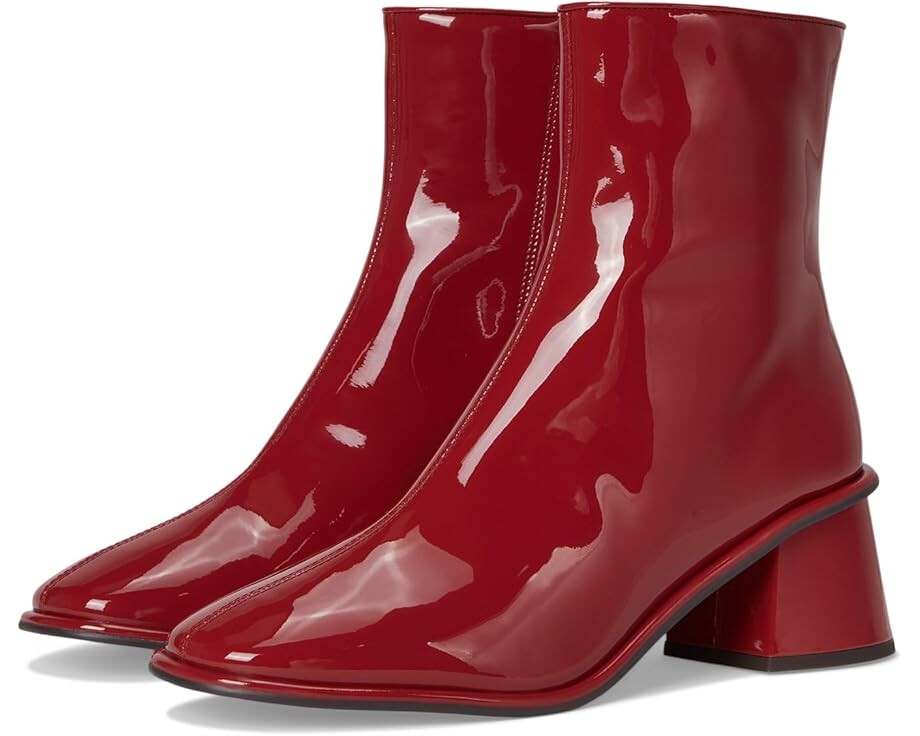 

Ботинки COACH Gigi Patent Leather Bootie, цвет Ruby