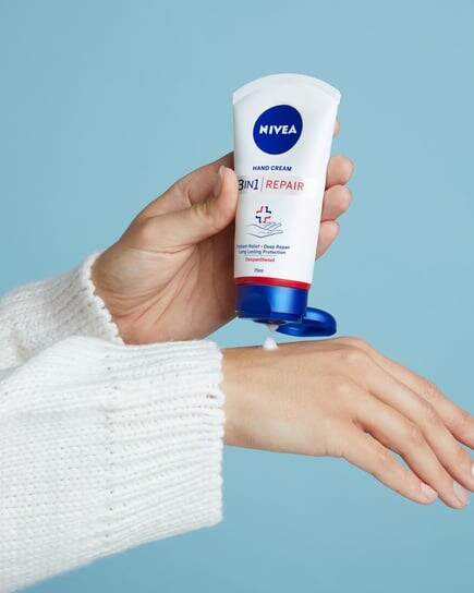 Набор восстанавливающей губной помады + крема для рук NIVEA — фото 4