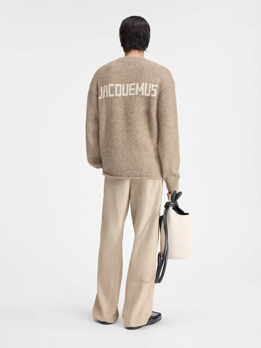 

Фирменный джемпер Жакмюс Jacquemus, бежевый