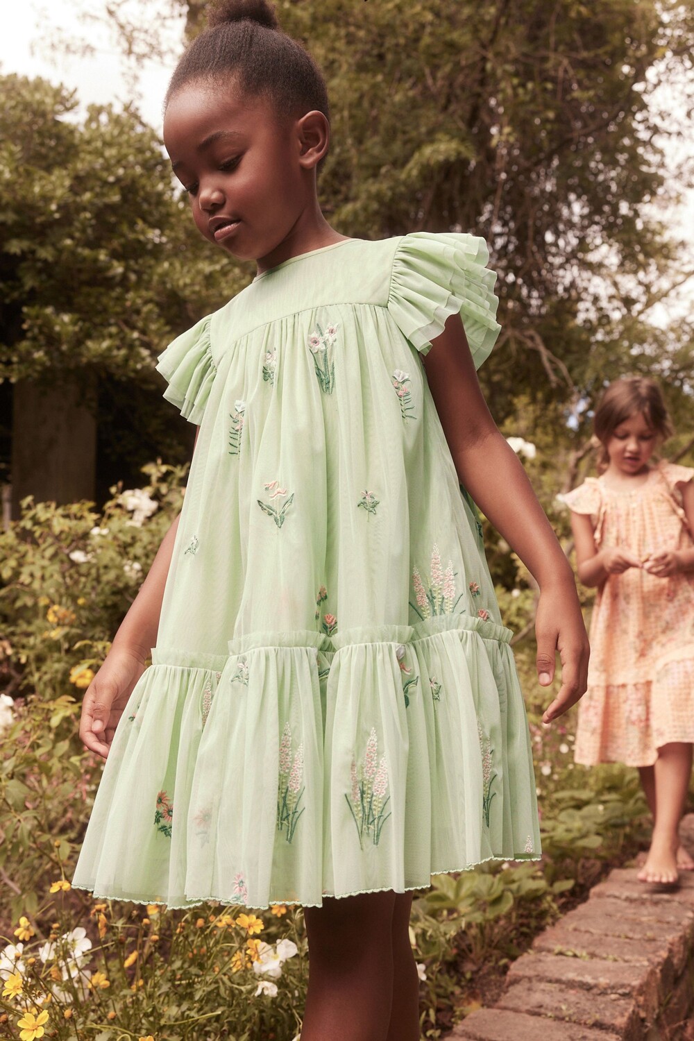 

Сетчатое платье с вышитыми цветочными мотивами Laura Ashley, зеленый