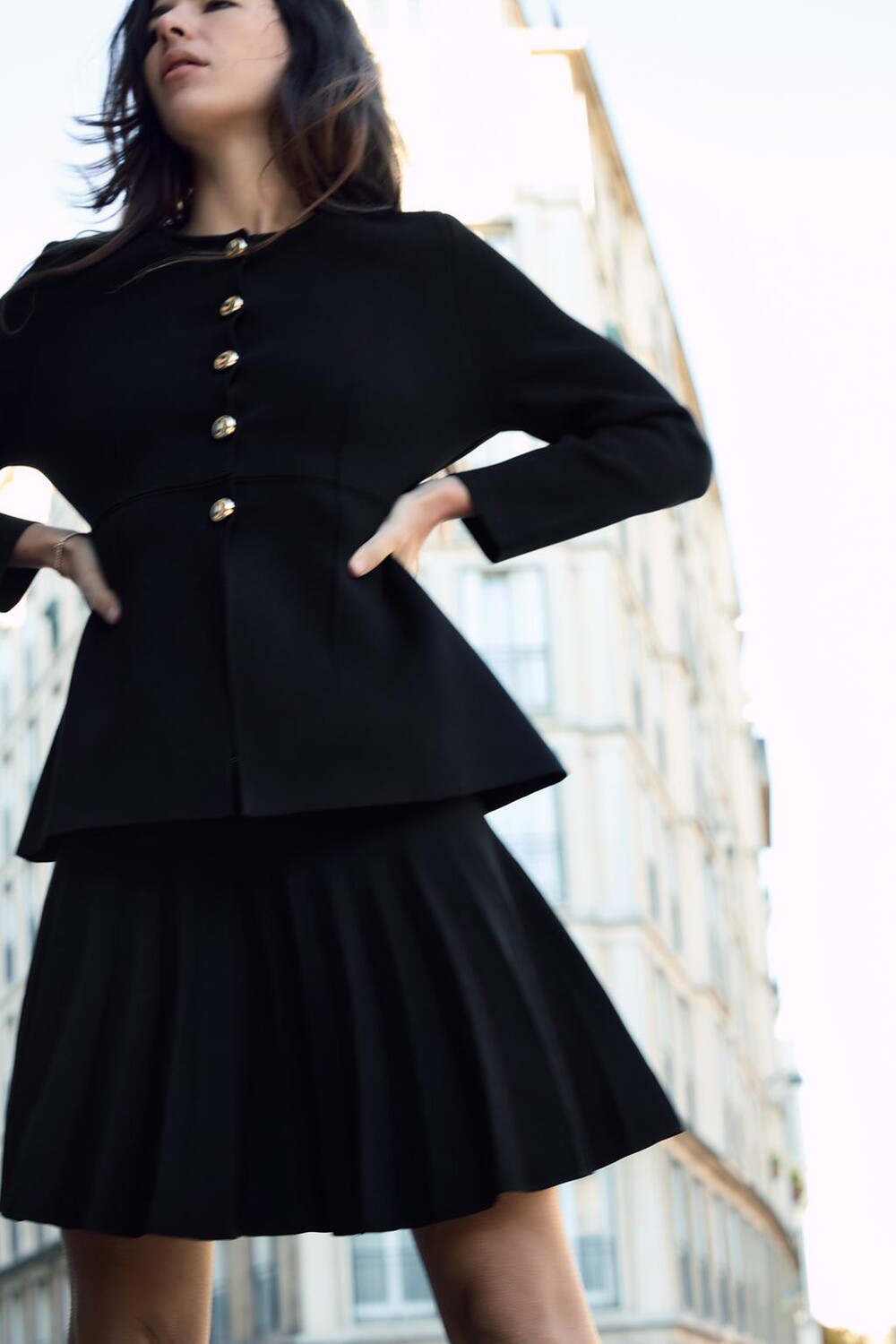 

Плиссированная мини-юбка с поясом ZARA, черный