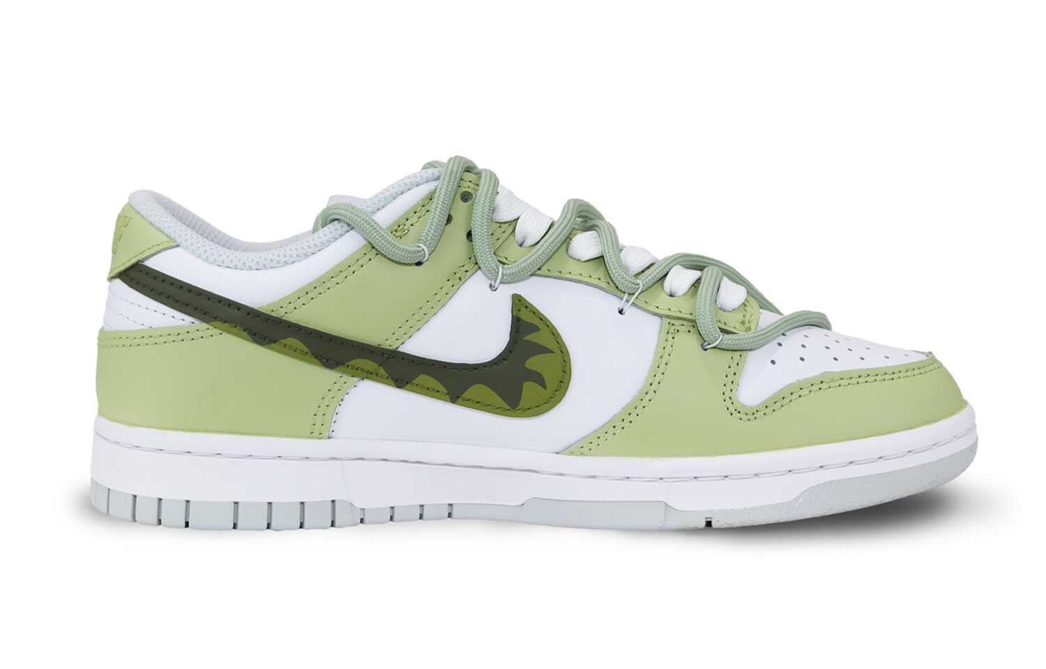 

Кроссовки Nike Dunk Skateboard Shoes Women's Low-Top White \ Green