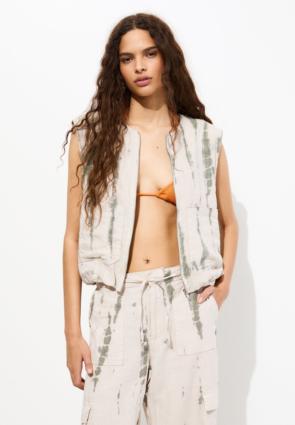 

Жилет Tie-Dye PULL&BEAR, песочный