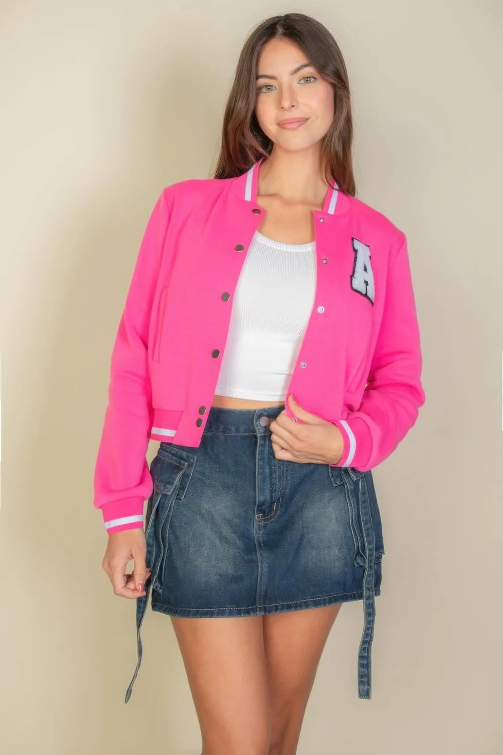 Укороченная куртка-бомбер Ezwear с нашивками в виде букв Generic, розовый — фото 4