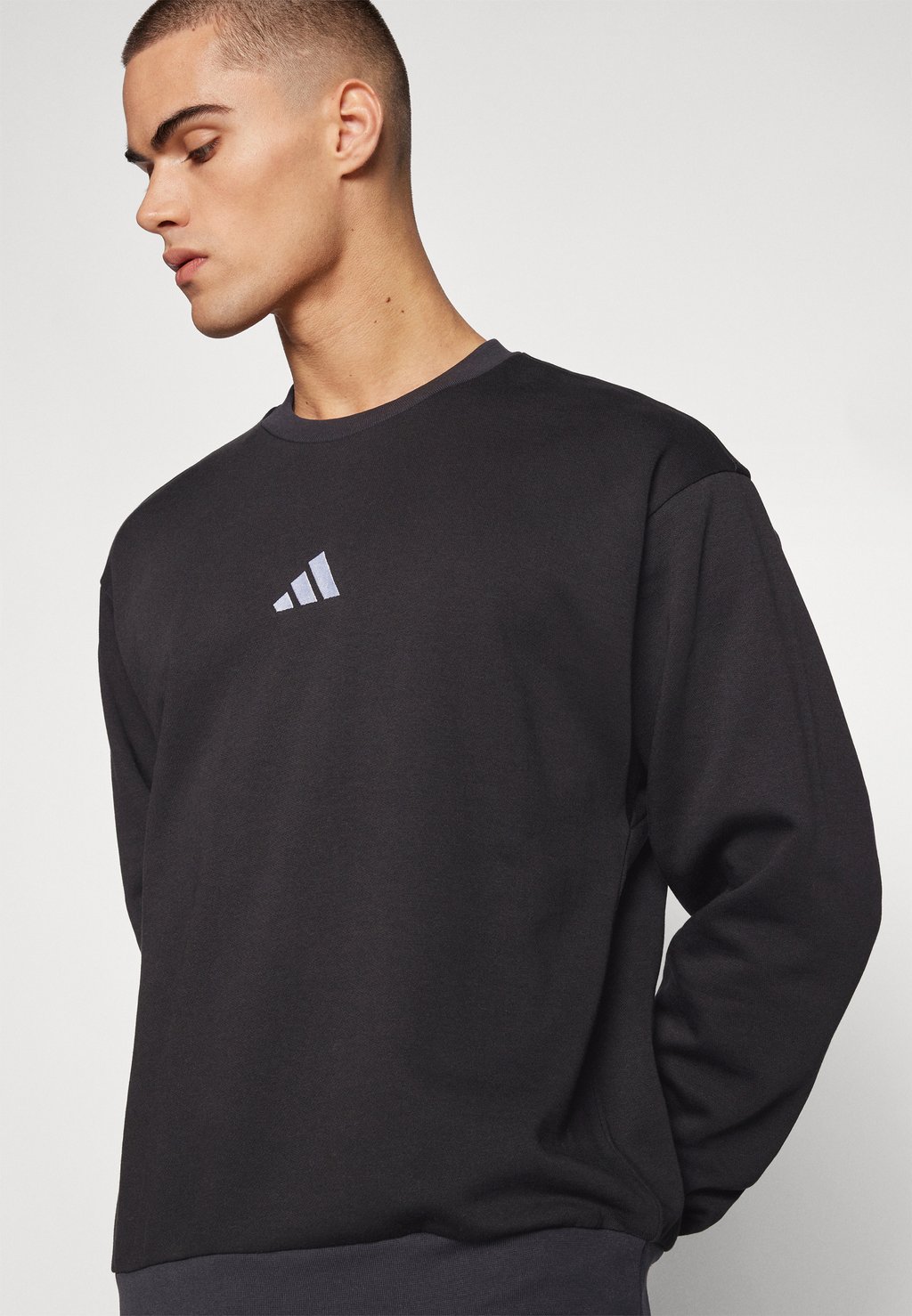 Толстовка ESSENTIALS FEELCOZY adidas Sportswear, черный — фото 4