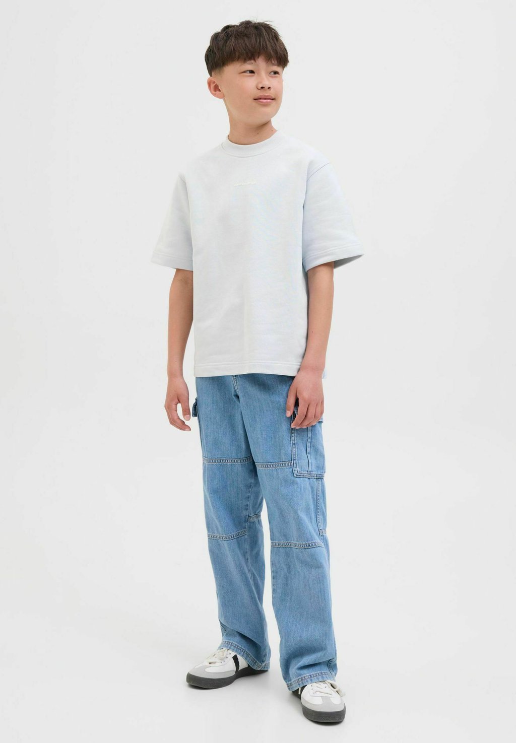 

Базовая футболка GEDRUCKT Jack & Jones Junior, серый