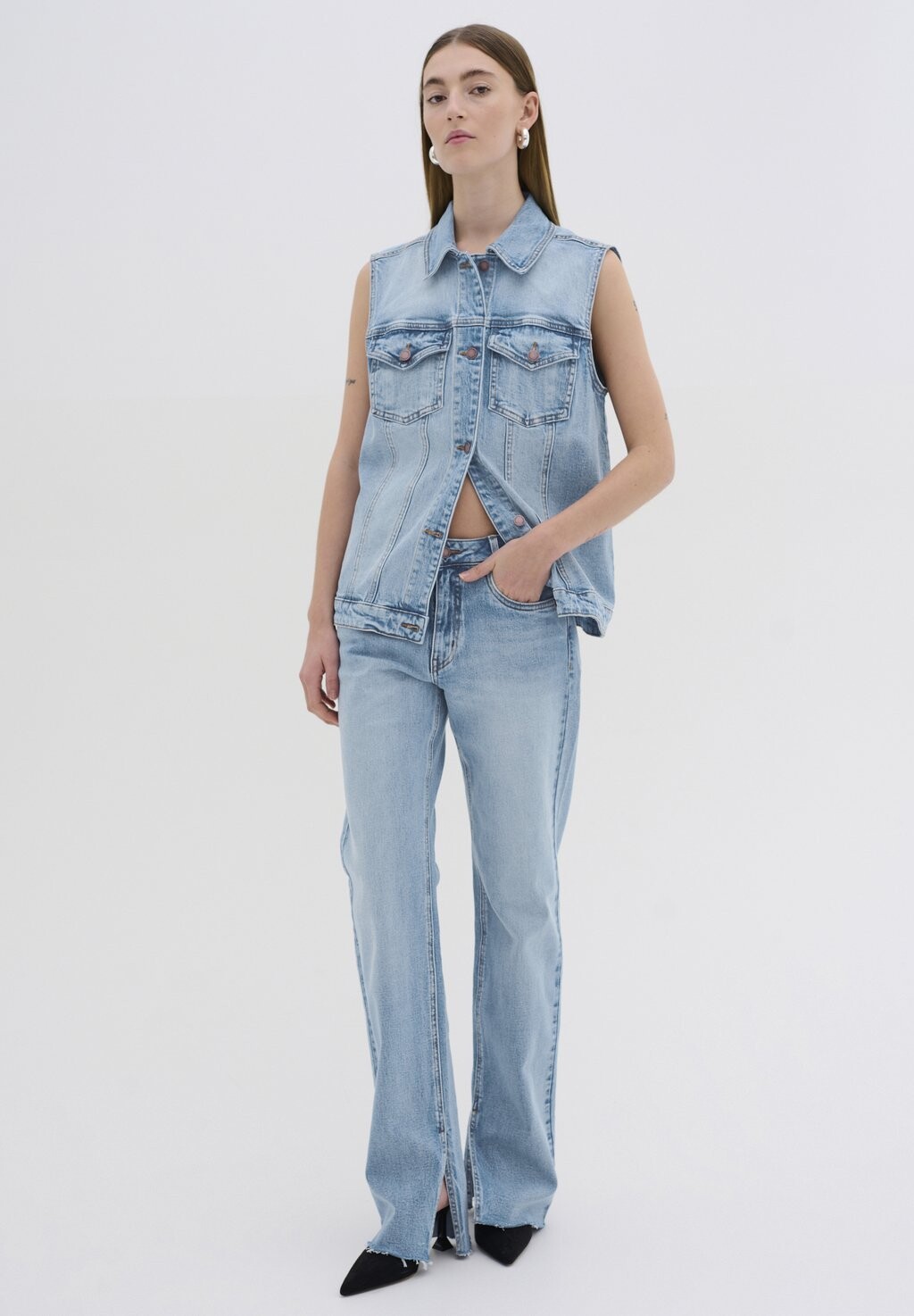 

Джинсы прямого кроя DAISY SLIT My Essential Wardrobe, светло-голубой