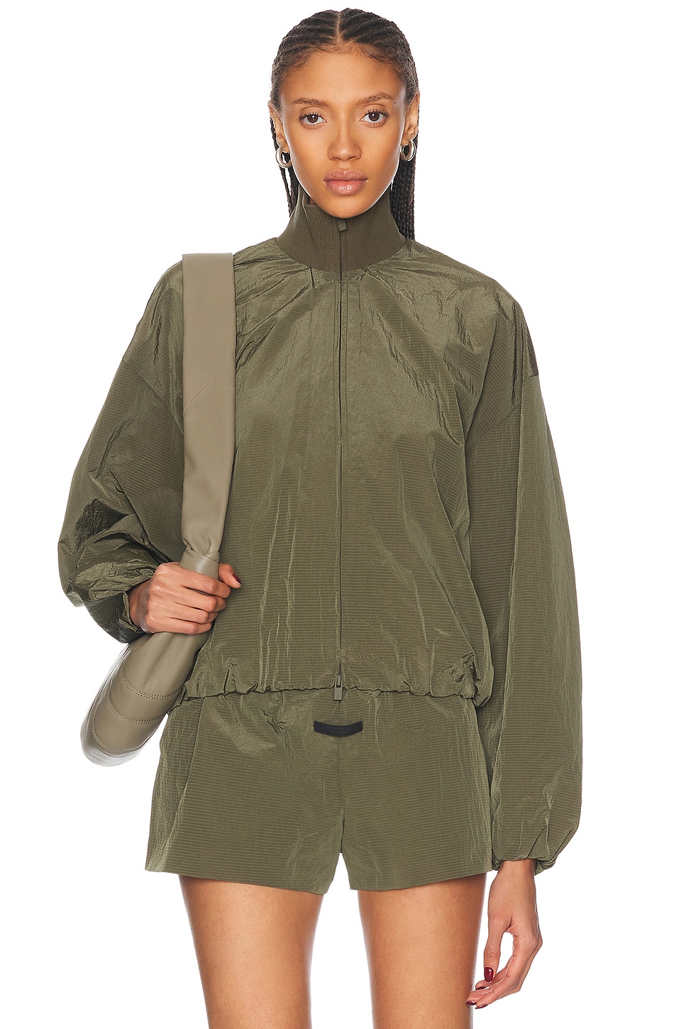 

Спортивная куртка Fear of God ESSENTIALS, цвет Military