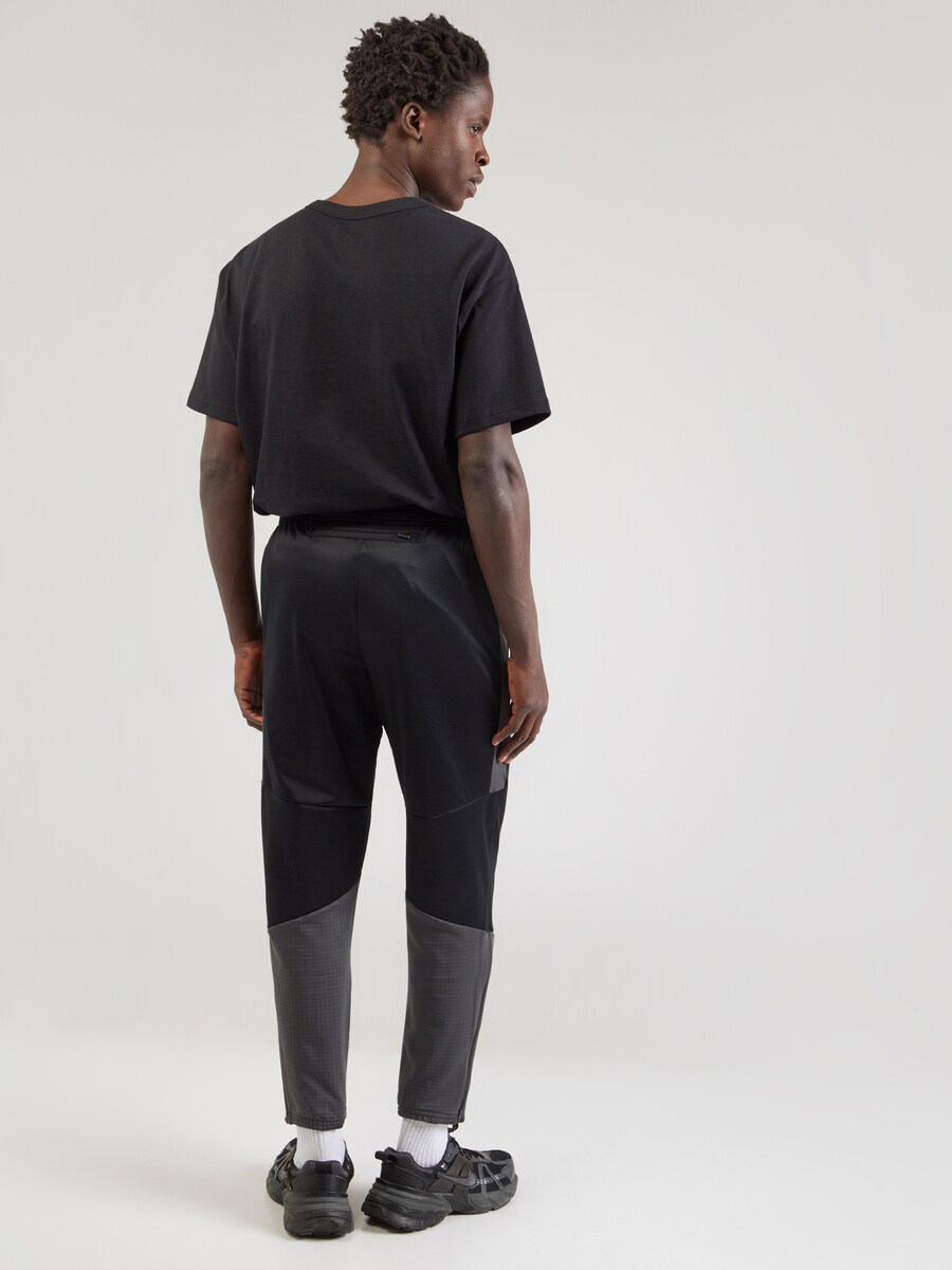 Зауженные спортивные брюки NIKE CHLNGR, черный — фото 3