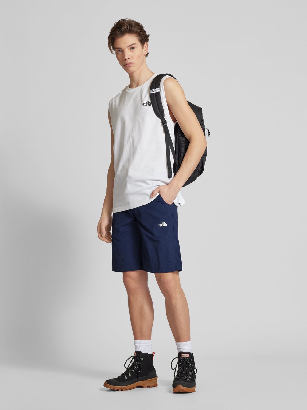 

Шорты с пришитыми этикетками The North Face