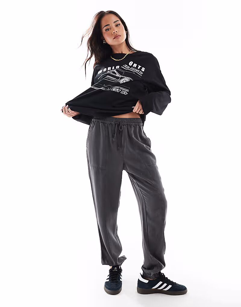 

Брюки-джоггеры ASOS DESIGN, выстиранные, черного цвета